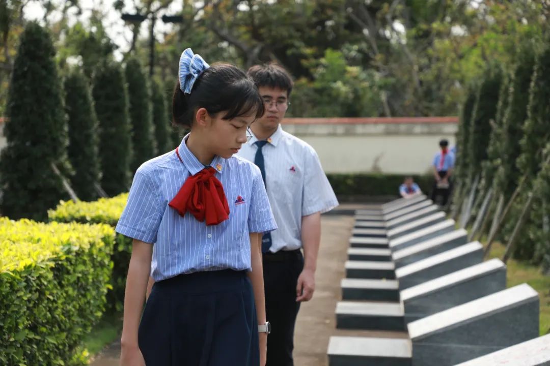 缅怀英烈承遗志 青春逐梦正当时 | 海口山高中学清明祭英烈活动纪实-图片3