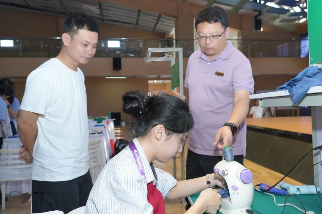 青春创意点亮时尚舞台——海口山高中学2025校园服装设计大赛圆满落幕-图片2
