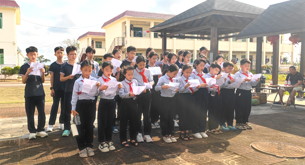 五育并举|弘扬雷锋精神 传承敬老美德——记定安县山高学校“学雷锋日”敬老院之行-图片2