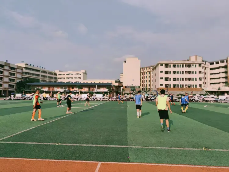 家校绿茵同场，共筑足球梦想——2025年定安县山高学校小学部第一届“家校杯”足球赛圆满闭幕-图片10