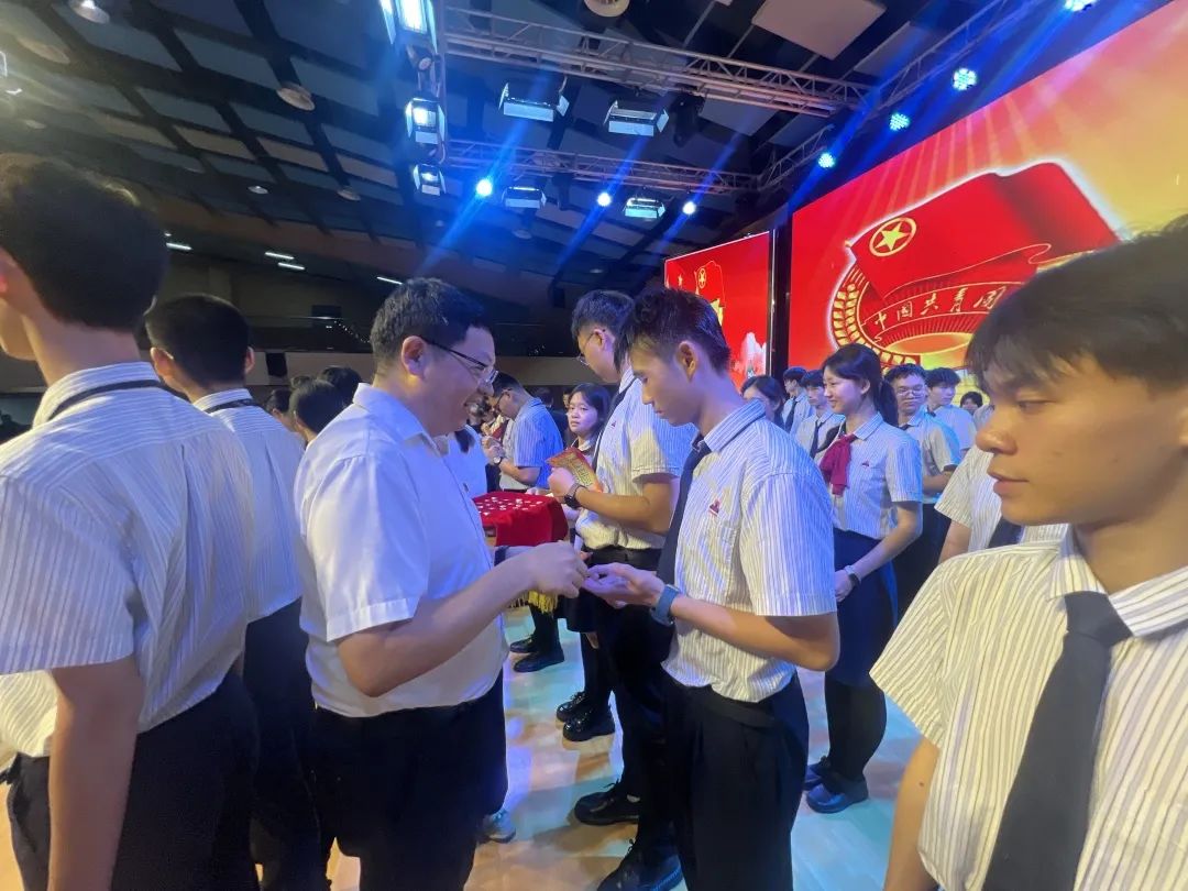五四精神启新篇,青春逐梦向未来——海口山高中学2025年离队入团仪式顺利举行-图片6