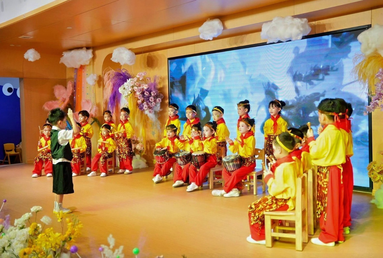 “夏日多巴胺· 一起来狂欢”——海口市山高幼儿园暨2025艺术节庆“六·一”文艺汇演中班组专场-图片127