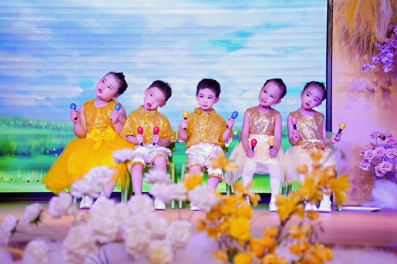 夏日多巴胺·一起来狂欢——海口市山高幼儿园暨2025艺术节庆“六一”文艺汇演小班组专场-图片56