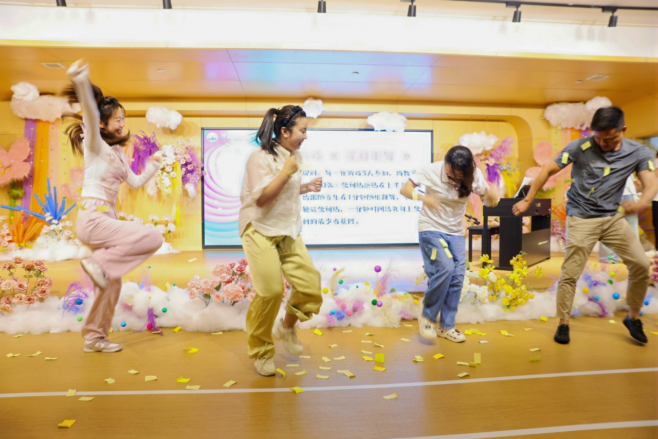 “夏日多巴胺· 一起来狂欢”——海口市山高幼儿园暨2025艺术节庆“六·一”文艺汇演中班组专场-图片145