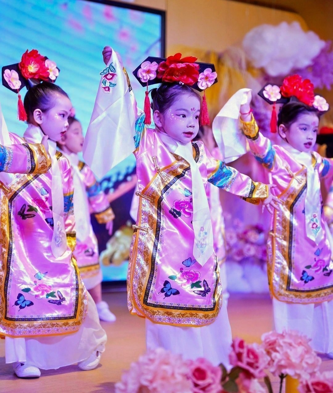 夏日多巴胺·一起来狂欢——海口市山高幼儿园暨2025艺术节庆“六一”文艺汇演小班组专场-图片118