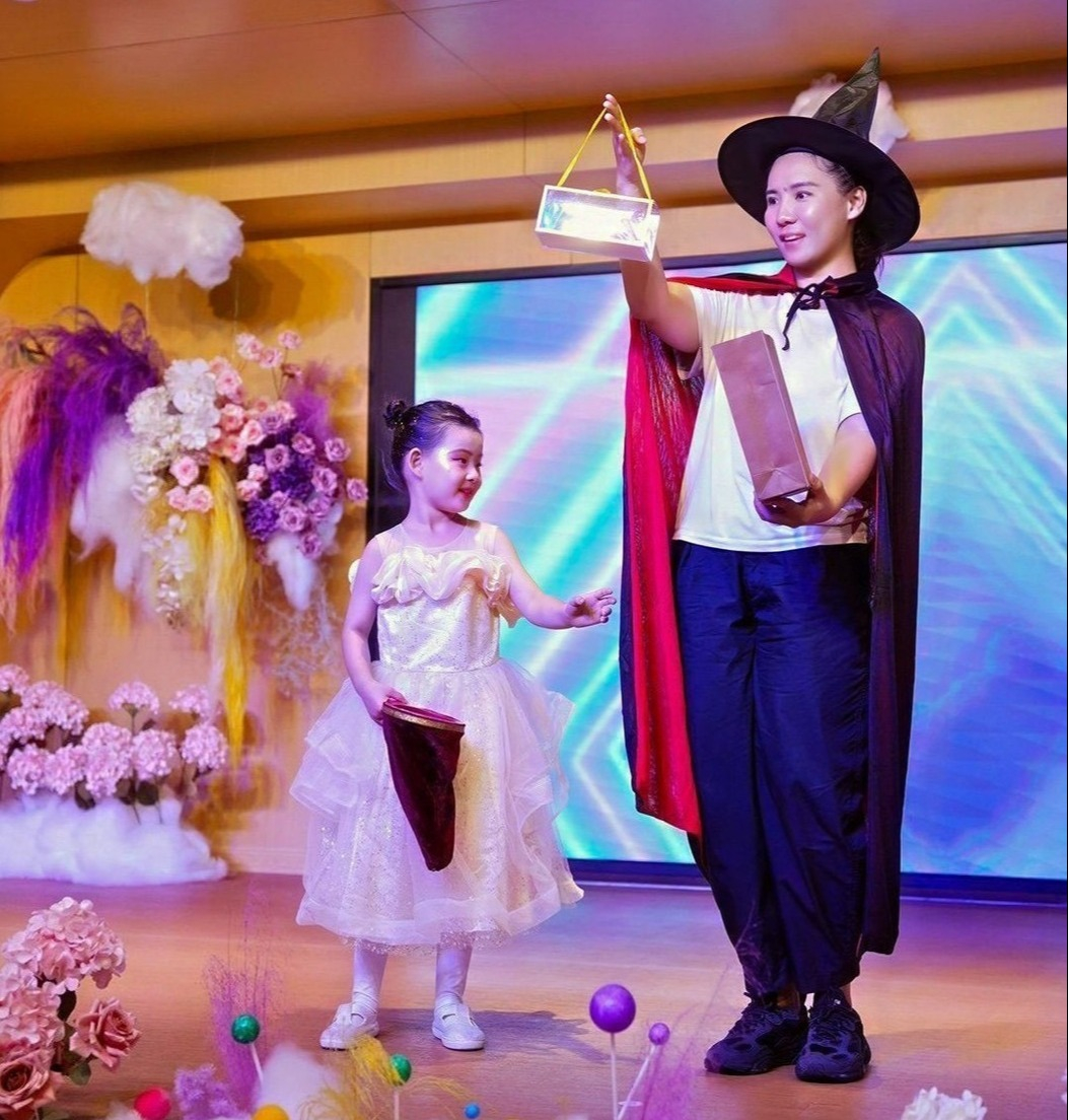 夏日多巴胺·一起来狂欢——海口市山高幼儿园暨2025艺术节庆“六一”文艺汇演小班组专场-图片171