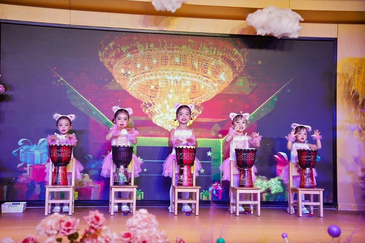 夏日多巴胺·一起来狂欢——海口市山高幼儿园暨2025艺术节庆“六一”文艺汇演小班组专场-图片131
