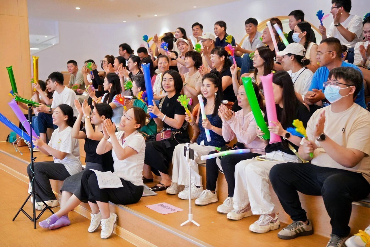 夏日多巴胺·一起来狂欢——海口市山高幼儿园暨2025艺术节庆“六一”文艺汇演小班组专场-图片240