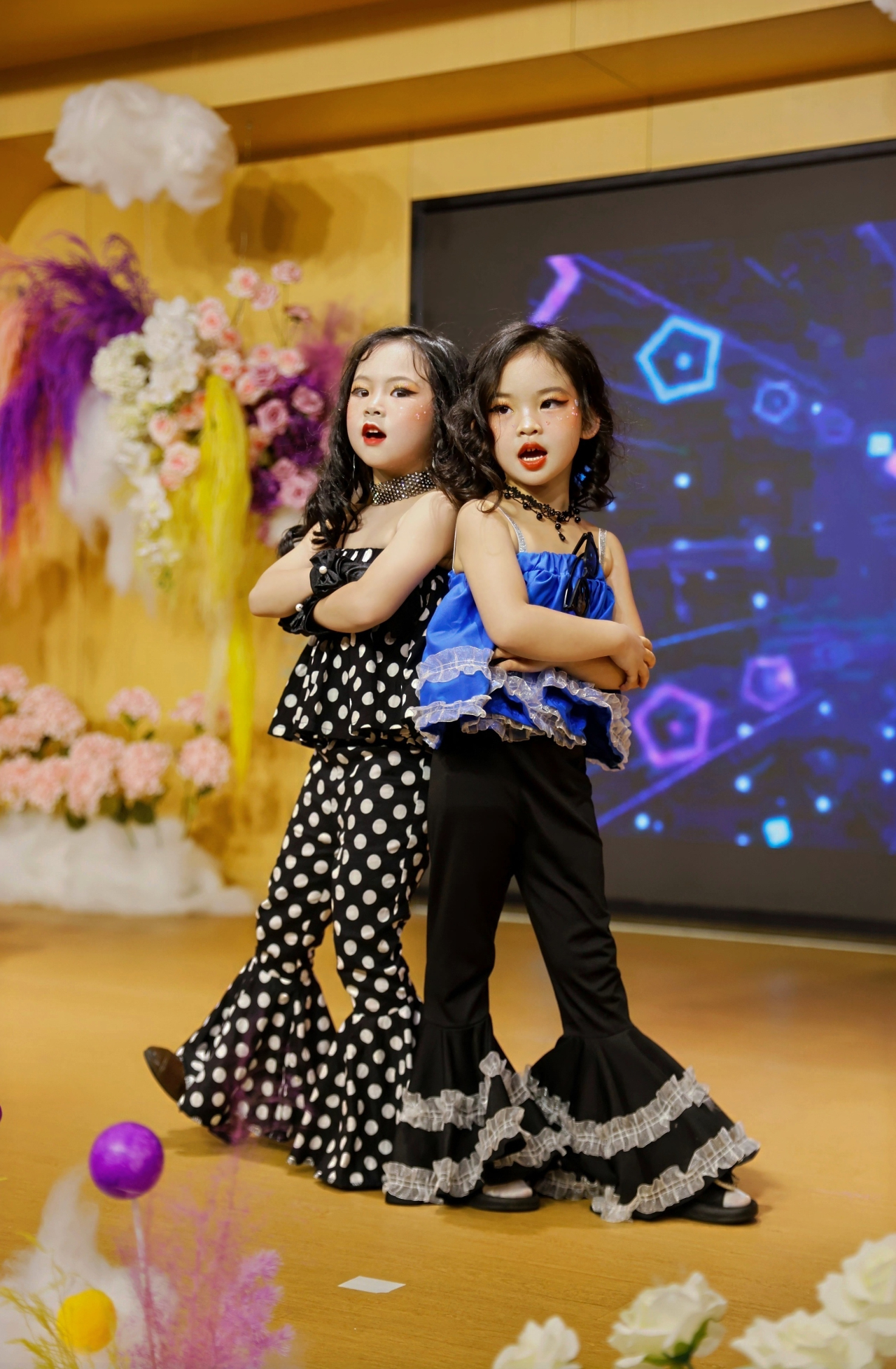 “夏日多巴胺· 一起来狂欢”——海口市山高幼儿园暨2025艺术节庆“六·一”文艺汇演中班组专场-图片71