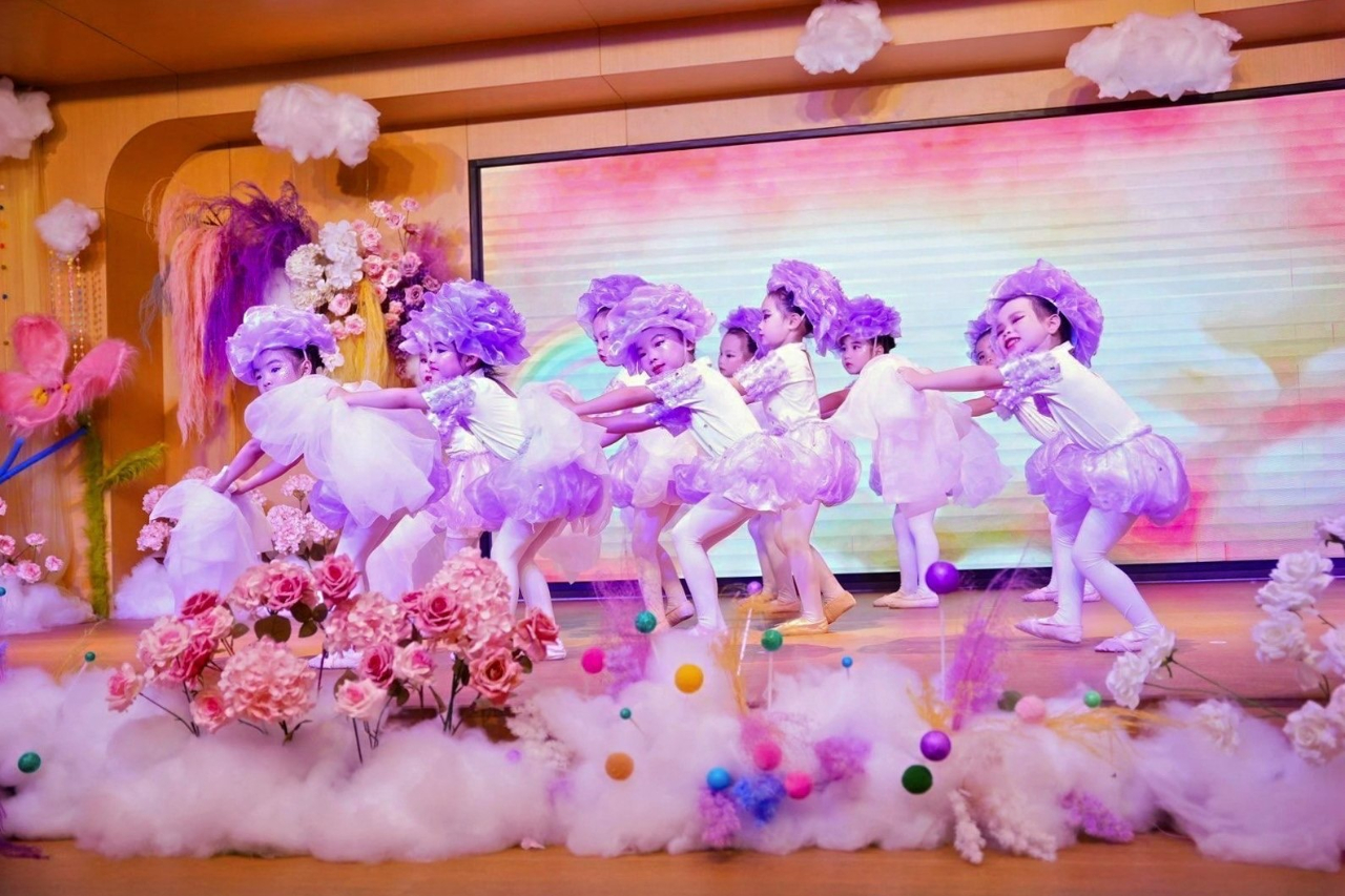 夏日多巴胺·一起来狂欢——海口市山高幼儿园暨2025艺术节庆“六一”文艺汇演小班组专场-图片59