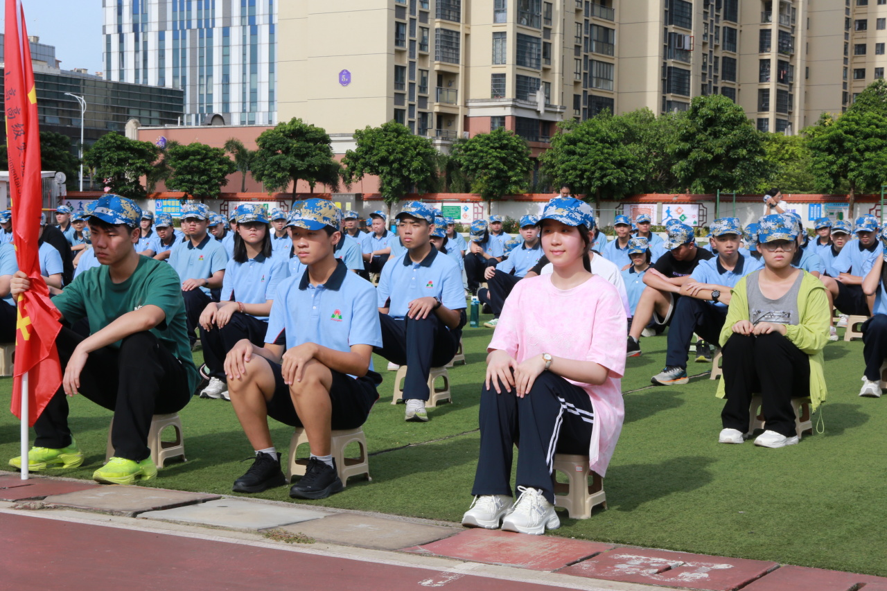 燃情开营!海口山高中学2025级高一新生开启军训成长之旅-图片3
